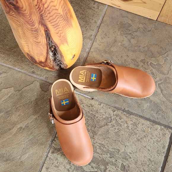MIA Brown Leather Clogs - Picture 2 of 4